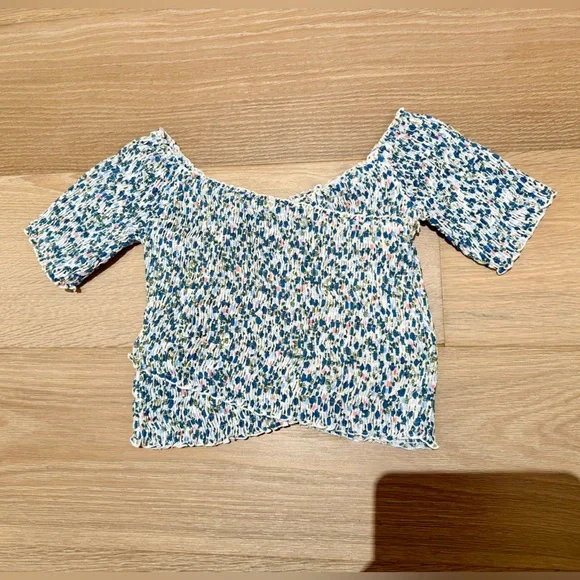 Poupette St. Barth Soledad Blue floral Off-Shoulder smocked Crop Top - Picture 4 of 6